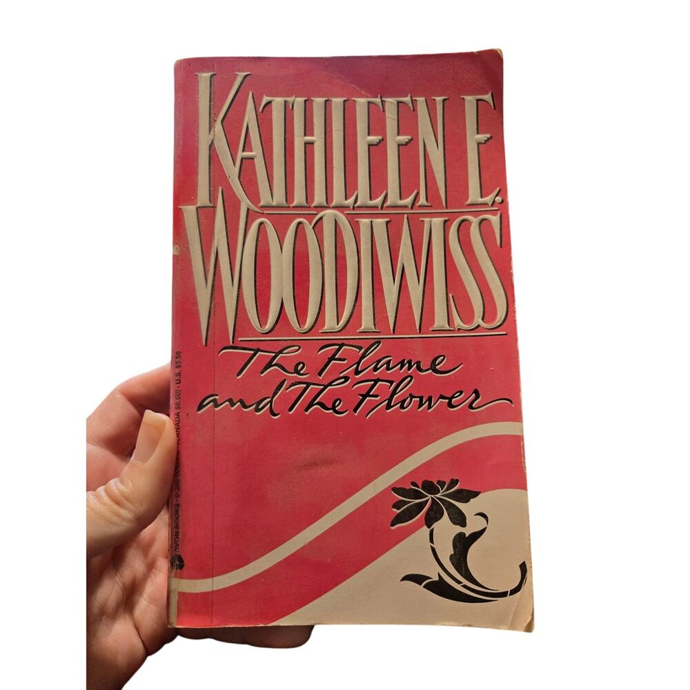 Kathleen Woodiwiss THE FLAME AND THE FLOWER Iconic Romance Ripper 0380005255